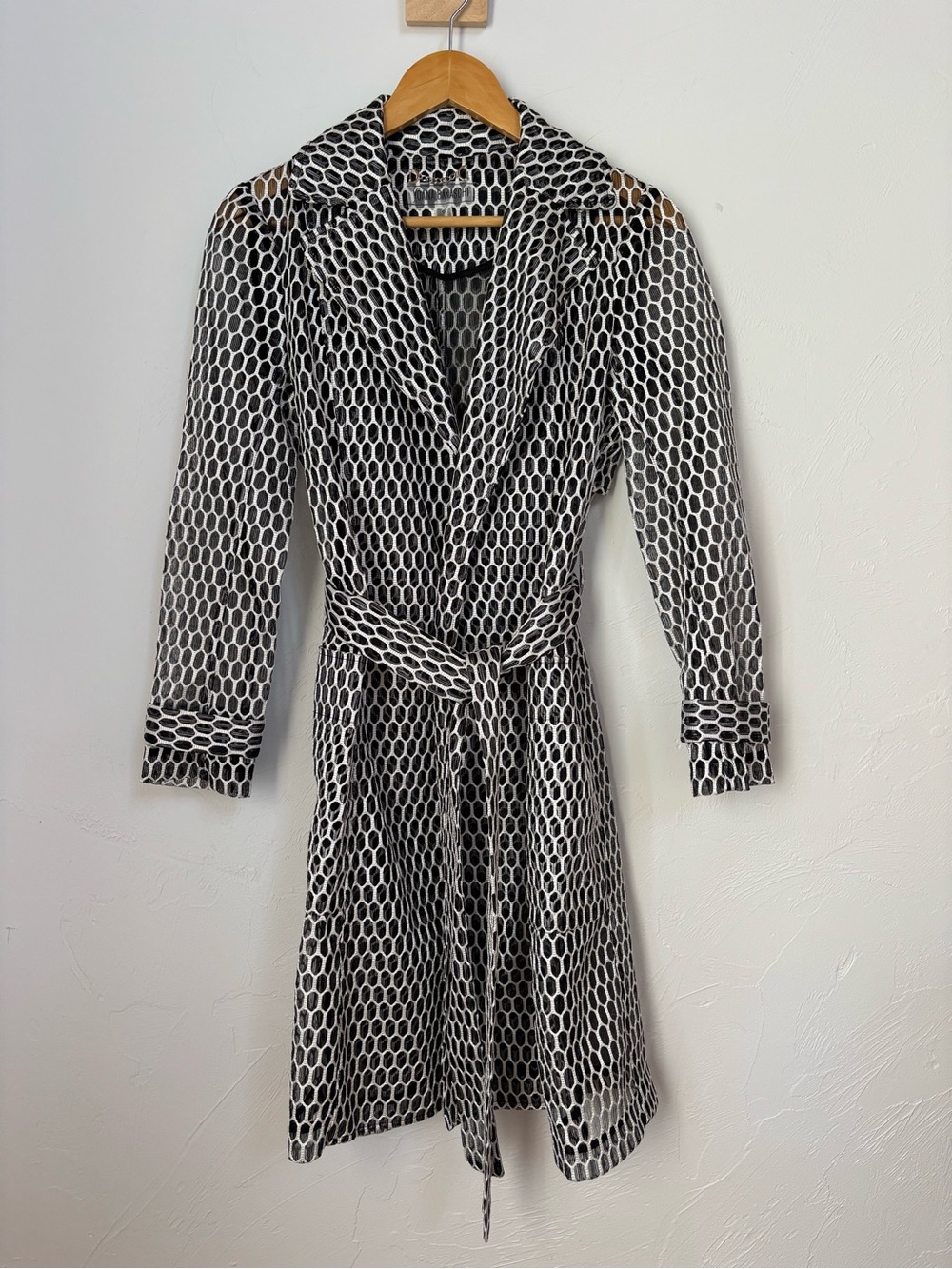 Yoana Baraschi Fishnet Mesh Wrap Trench Coat Size 6 Black White Honeycomb Print